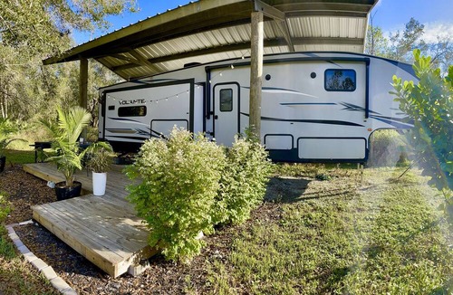 Braden River House | Modern Camper/RV in Sarasota - 9 min from Myakka Park