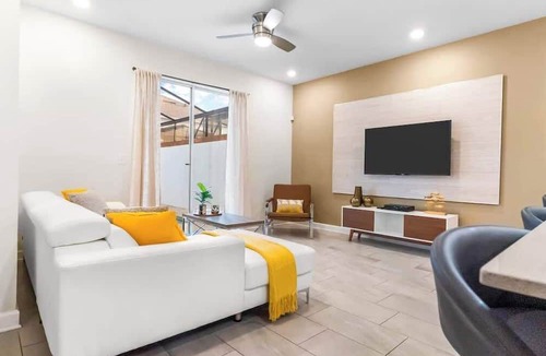 Kissimmee Condo | 4BR/Close to Disney/Free BBQ&Storey Lake WaterPark