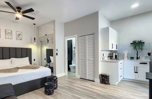 Town N County Park Apartment | #46 The Villa Rosas Suite Joyful Moments