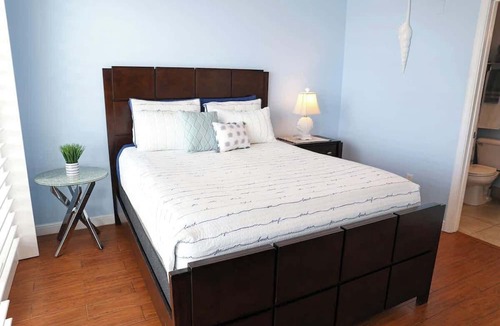 St. Petersburg - Clearwater Apartment | Bay View, Pool, 5 min St Pete Beach @ Dolphin Bay