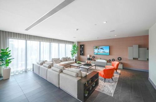 Doral Condo | Prime Doral Location | Pool & Gym