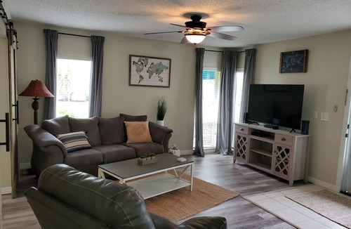 Whitney Beach Condo | Beautiful Island Condo - 5 minutes from Anna Maria Island