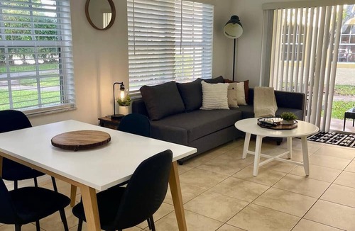 Mission Bay Apartment | 350A - Boca Retreat w/Pool, Parking, Near Evert Tennis & Shops