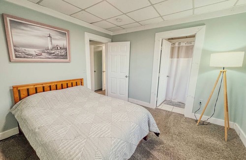 Wildwood Apartment | Wildwood Private ✳ 3BR 2BA APT ✳ 5 min walk to Beach & Boardwalk ★ Location!