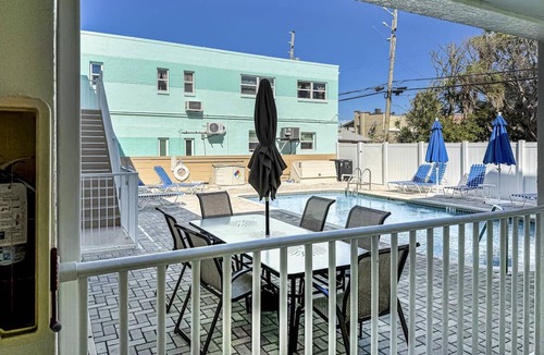 Pass-a-Grille Historic District Condo | Located on Historic Pass-A-Grille Beach. Steps to Sand, Heated Pool, Near Food and Free Parking!