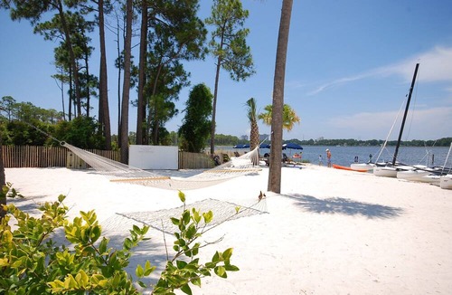 Baytowne Wharf Apartment | Studio ~ Kitchenette ~ Bayside Resort with Pool