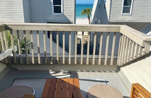Indian Shores Condo | Pelicans Pointe