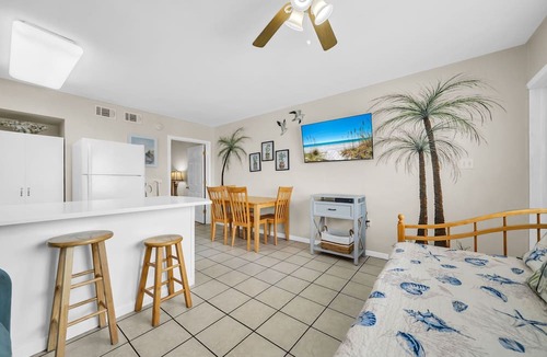 Fort Walton Beach Condo | 203 Tropical Isle~1 Bedrm 1 Bath BeachBungalow~Great Rates-Sleeps 5~ AUG SALE
