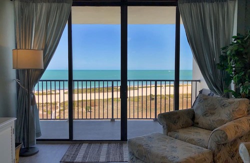 Sand Key Condo | Extraordinary 9th Floor Beachfront Views on Sand Key! Heated Pool & Hot Tub!