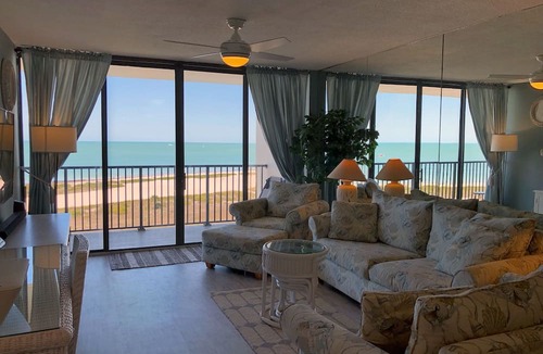 Sand Key Condo | Extraordinary 9th Floor Beachfront Views on Sand Key! Heated Pool & Hot Tub!