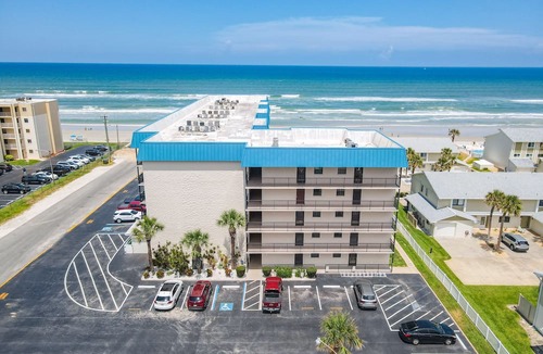 New Smyrna Beach Condo | 🏖️Top Floor Ocean View Retreat with Balcony and Pool, Close to Shopping and Dining | HA508🌊