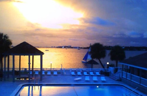 Bayview Condo | Get an additional 5% discount when you book 90 days, June, July and Aug 2026