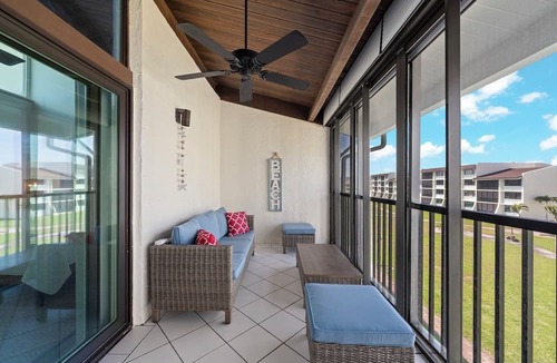 Sanibel Condo | Loggerhead Cay 483: Updated Condo Steps To Beach!