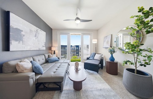 Courier City - Oscawana Apartment | Bright 2BR/2BA Tampa Haven: Productivity & Relaxation