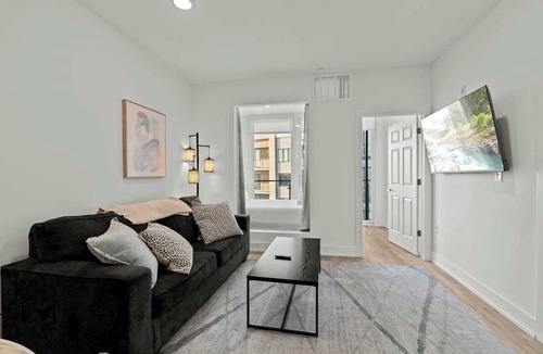 Olde Kensington Apartment | Modern 2BD | Sleeps 6 | Northern Liberties