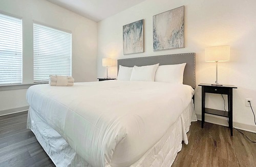 Carver City - Lincoln Gardens Apartment | Spacious 3 BR Haven in Prime Central Tampa
