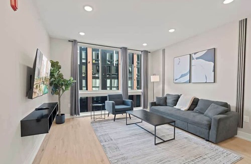 Northern Liberties Apartment | Exclusive 2BR Philly Apartment with Space for 8