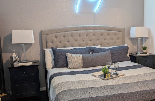 Lutz Condo | Shades of Gray Elegant 1BR King Condo, 3rd Floor,Lanai - Clothing Optional