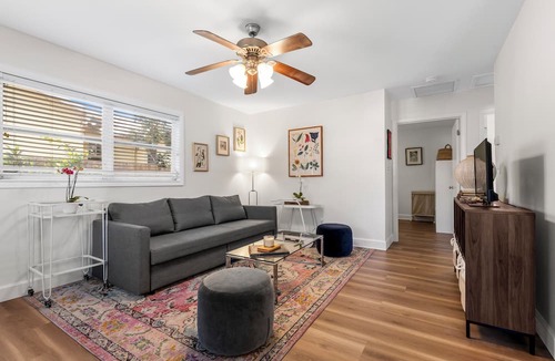 Palma Ceia Apartment | Charming Palma Ceia 2BR Lush Garden Walk to Bayshore & Restaurants