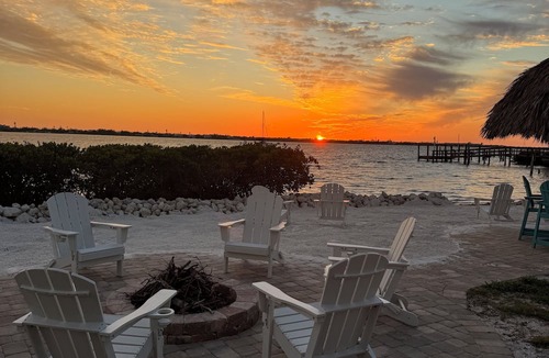 Englewood Cottage | Stunning Lemon Bay Water & Sunset Facing Home! Water view from every window!