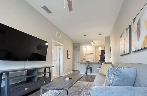 Downtown Tampa Apartment | Heart of Downtown Tampa with Pool Views