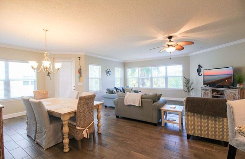 Whitney Beach Condo | 3BR Condo Near Anna Maria Island Beaches on Palma Sola Bay - Tropic Treasures