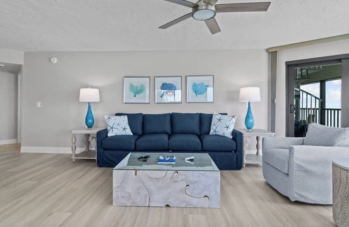 Sanibel Condo | Gulf-Front Escape with Private Rooftop Sundeck & Sweeping Sunset Views
