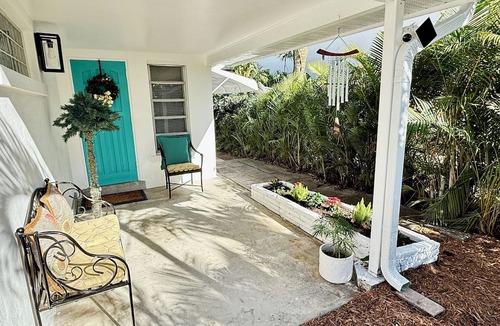 Fort Pierce Shores Apartment | 1 BR Beach Apt 1 Pet Ok Steps to Beach & Boating Sleeps 2 Newly Renovated