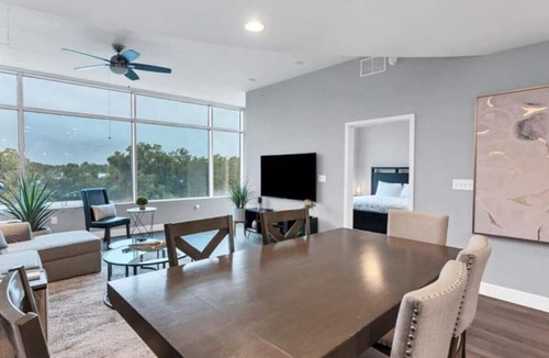 South Eola Apartment | Luxury 1260sq ft 2 Bd/2BTH in DT