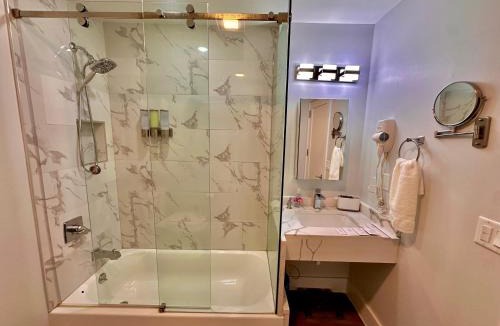 Paterson Apartment | The Comfy Suite - 1BR with Free Parking