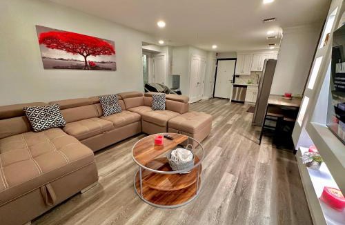 Paterson Apartment | The Comfy Suite - 1BR with Free Parking