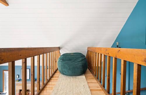 East Stroudsburg Ski Chalet | A-Frame Hot Tub Hike Firepit Design