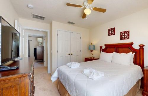 Bellavida House | BellaVida Resort townhome - private plunge pool, minutes to Disney, dog-friendly