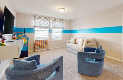 Trafalgar Village House | Stunning getaway with games & clubhouse amenities - near parks