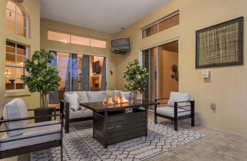 Tampa House | Waterfront Private Pool Pickleball Court Game Room