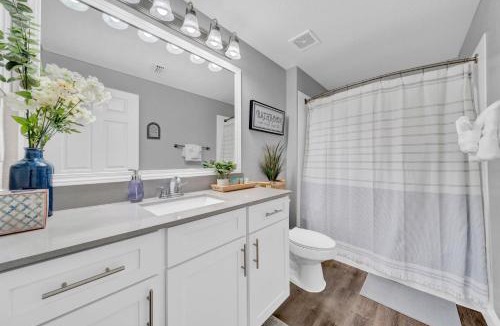 Westchase Apartment | Modern 2BR2BA King Bed Pool, Gym #6