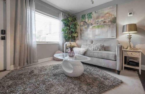 South Seminole Heights Apartment | Chic pad in center of Seminole Heights-322