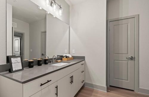 East Ybor Apartment | Luxury Condo in Ybor City Tampa w/Pool access