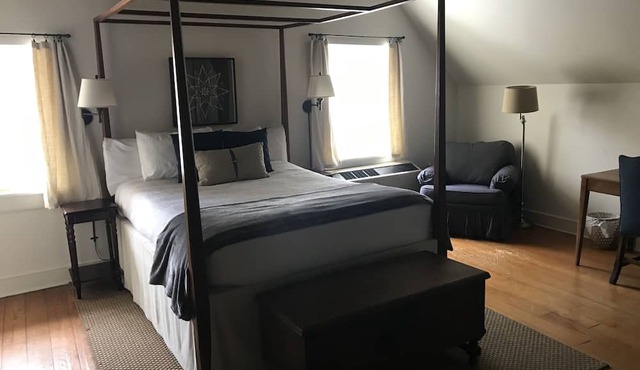 Inn at Millrace Pond