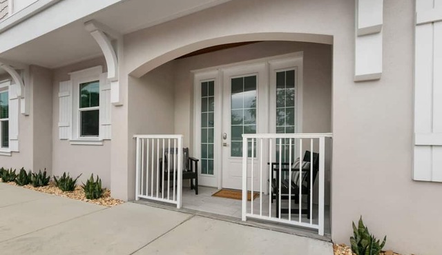 Canopy Cove Stunning 2BR Apt Heart of Downtown