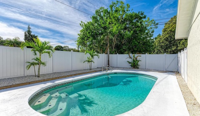 Heated Pool Gem near Sarasota Downtown!