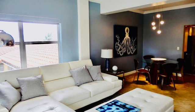 The Blue Octopus - 1br King Bed Condo