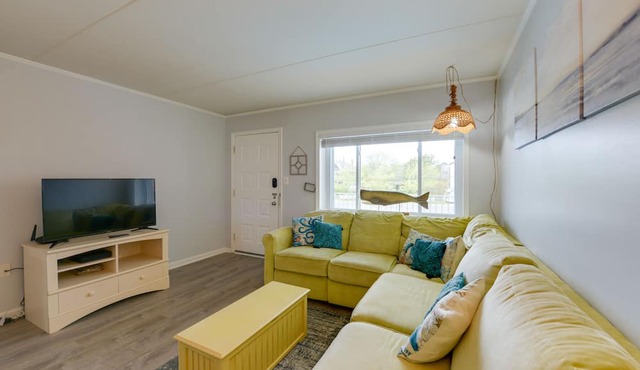 Bright Condo Half-Block to Cape May Beach!