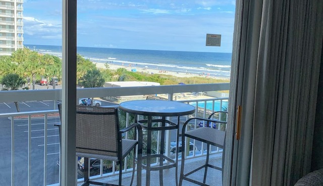 South Hampton 305-Bathrooms Recently Updated
