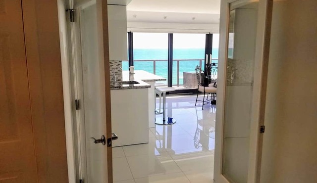 Elegant Oceanfront with Views 2 Bedroom - 1101