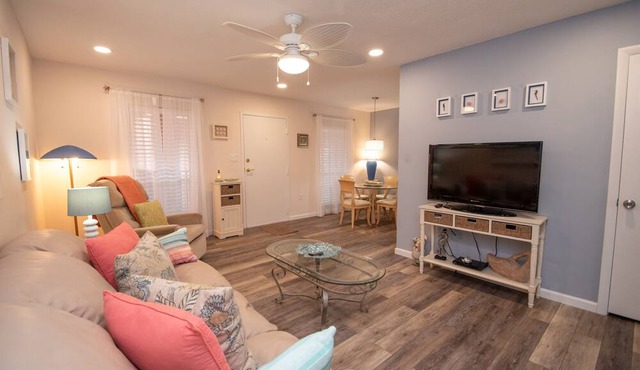 Tons of Amenities-Beach-Renovated Kitchen
