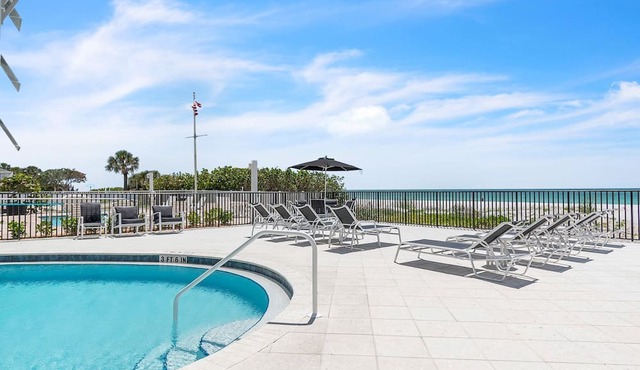 Seahorse 401 NEW Listing|Stunning|3 Balconies|Modern|Updates w|granite.