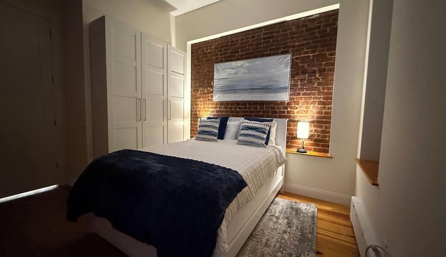 Modern Brownstone Private 1-Bedroom Apartment, 20 mins to Times Square