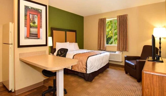1 Queen Bed | Non-Smoking, Micfridge, Sofa-Bed