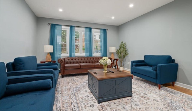 6 bdr Yonkers Home, 2 Apts, Balcony & Parking